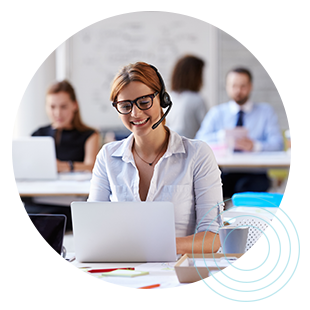 donna-che-risponde-al-telefono